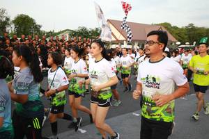 BIB: 
                            <button type="button" onclick="openModal(3530773)" class="btn btn-primary btn-sm float-right btn-popup" data-toggle="modal" data-target=".modal-high-quality">
                        <i class="fas fa-shopping-cart"></i> Add to Cart
                    </button>
                                            <button type="button" onclick="isThisMe(3530773, true)" class="btn btn-success btn-sm float-right btn-popup btn-isme hidden" data-toggle="tooltip" data-placement="bottom" title="นี่คือรูปของคุณใช่ไหม คลิกที่นี่เพื่อเอาเข้าอัลบั้ม">
                        <i class="fas fa-plus"></i> Add to album
                    </button>
                    <button type="button" onclick="isThisMe(3530773, false)" class="btn btn-warning btn-sm float-right btn-popup btn-isnotme hidden">
                        <i class="fas fa-ban"></i> Remove from album
                    </button>